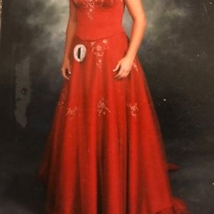Prom/Pageant/formal event dress or gown